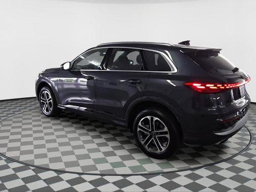 2025 Audi Q5 Premium