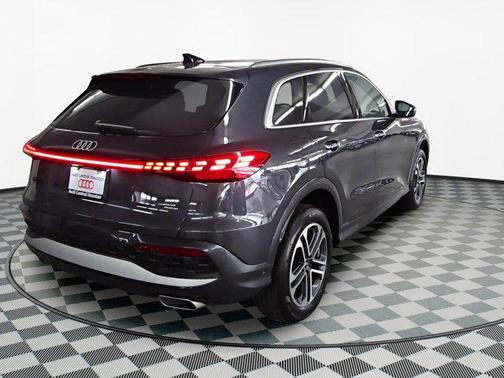 2025 Audi Q5 Premium