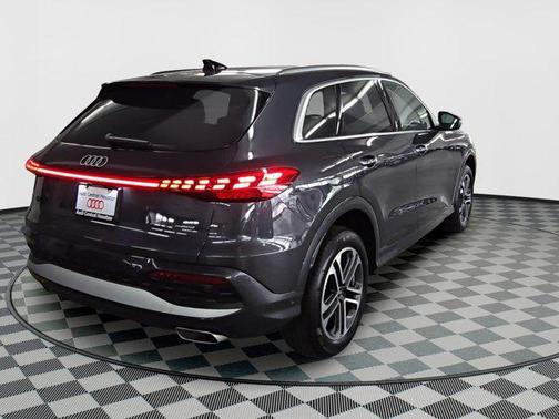 2025 Audi Q5 Premium