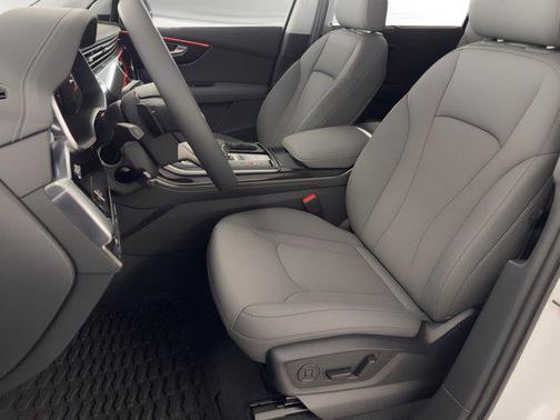 Glacier White Metallic 2026 Audi Q7 55 Premium Plus