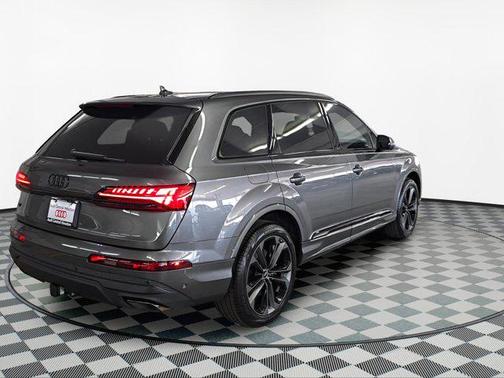 2025 Audi Q7 55 Premium Plus