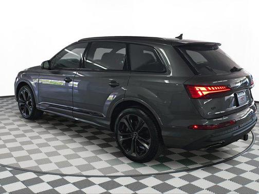 2025 Audi Q7 55 Premium Plus