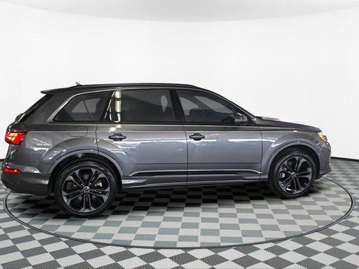 2025 Audi Q7 55 Premium Plus