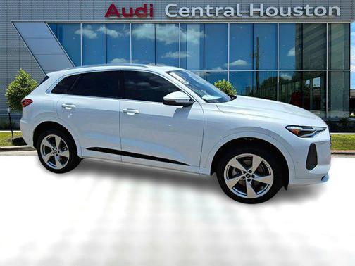 2025 Audi Q5 Premium Plus