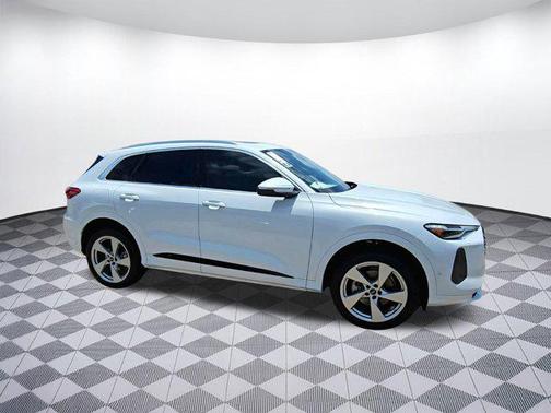 2025 Audi Q5 Premium Plus