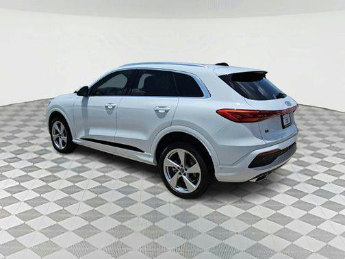 2025 Audi Q5 Premium Plus