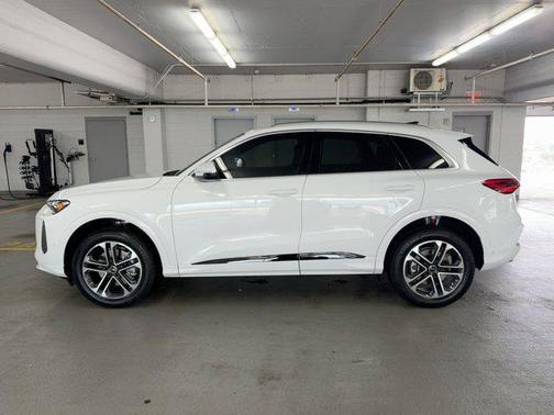 2025 Audi Q5 Premium TFSI quattro S tronic