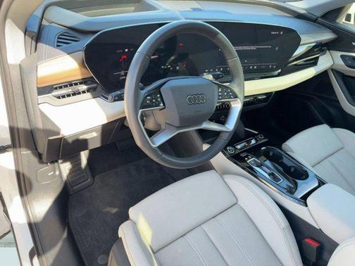 2025 Audi Q6 e-tron Premium Plus quattro