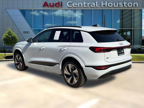 2025 Audi Q6 e-tron Premium Plus quattro