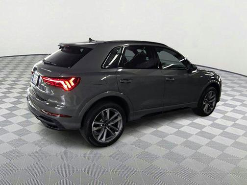 2025 Audi Q3 Premium 45 TFSI S line quattro Tiptronic