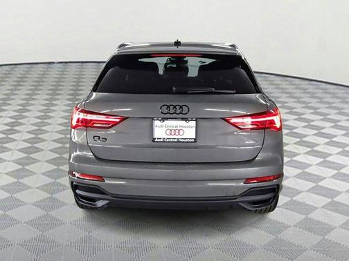 2025 Audi Q3 Premium 45 TFSI S line quattro Tiptronic