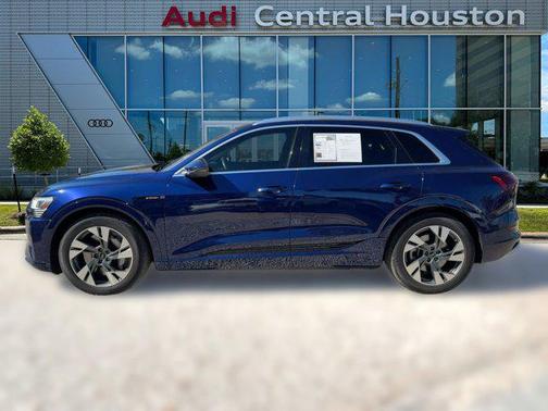 2022 Audi e-tron Premium