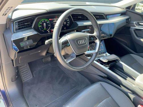 2022 Audi e-tron Premium