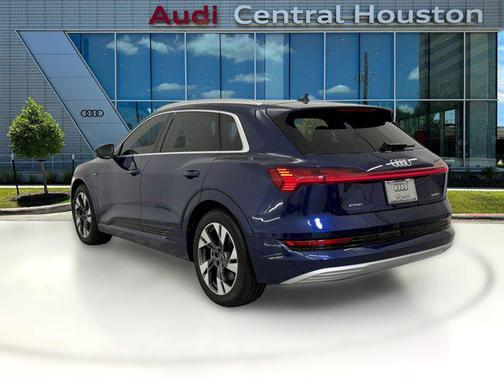 2022 Audi e-tron Premium