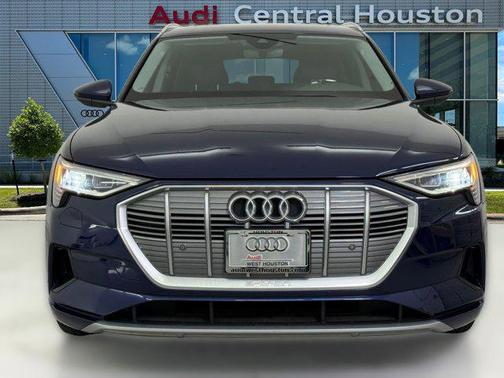2022 Audi e-tron Premium