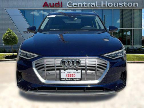 2022 Audi e-tron Premium