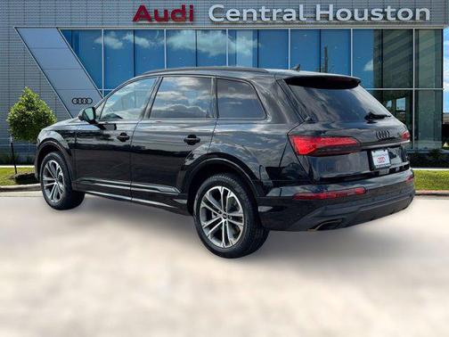 2026 Audi Q7 45 Premium