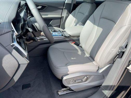 2026 Audi Q7 45 Premium