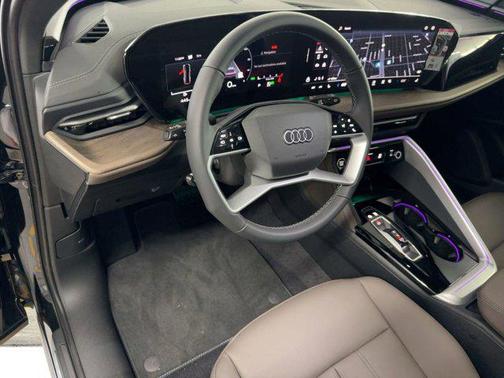 2025 Audi Q5 Premium TFSI quattro S tronic