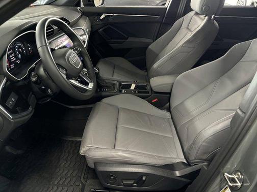 2024 Audi Q3 Premium 45 TFSI S line quattro Tiptronic