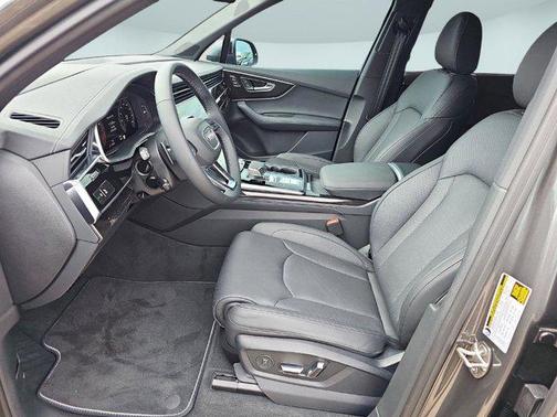 2025 Audi Q7 55 Prestige