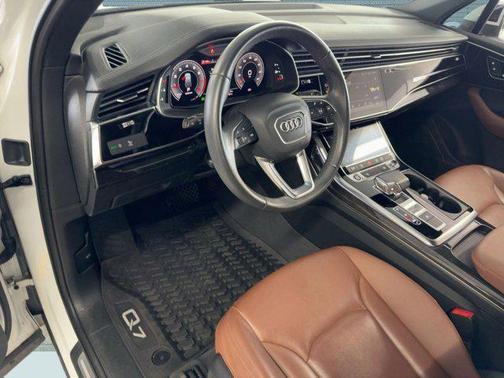 2023 Audi Q7 45 Premium