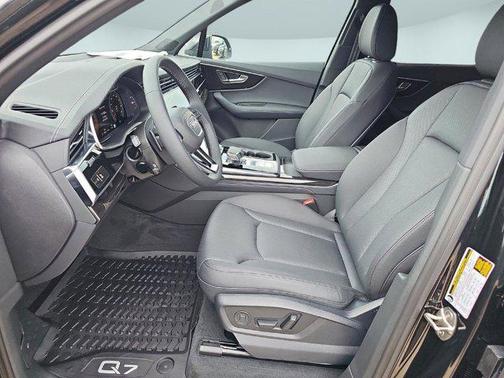 2025 Audi Q7 55 Premium Plus