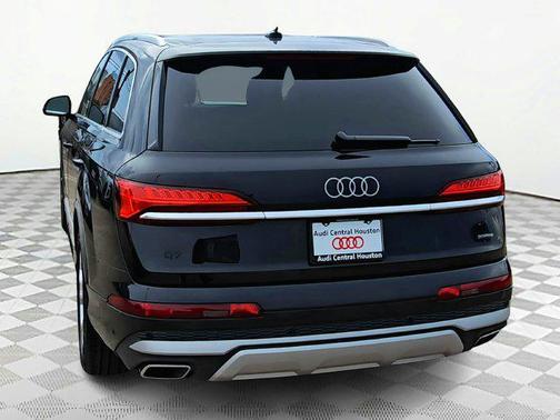 2025 Audi Q7 55 Premium Plus