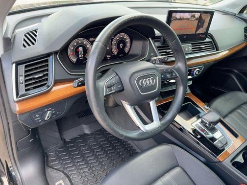 2023 Audi Q5 45 S line Premium Plus