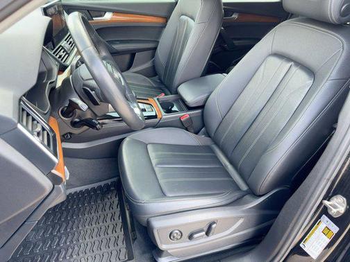 2023 Audi Q5 45 S line Premium Plus