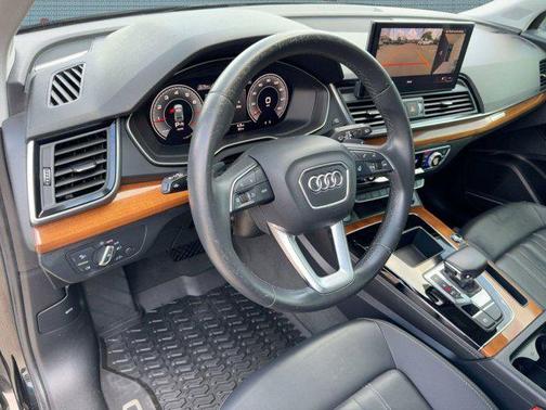 2023 Audi Q5 45 S line Premium Plus