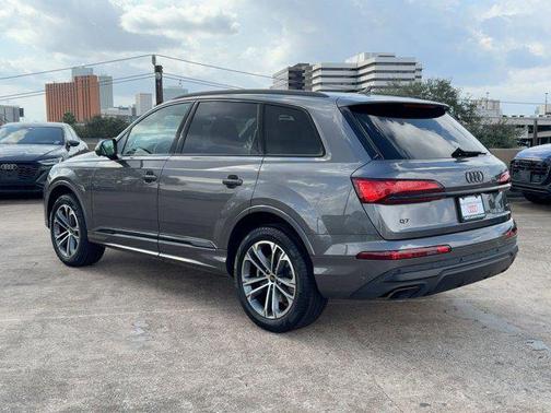 2026 Audi Q7 45 Premium