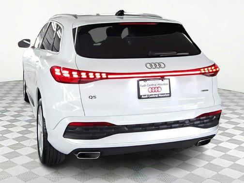 2025 Audi Q5 Premium Plus