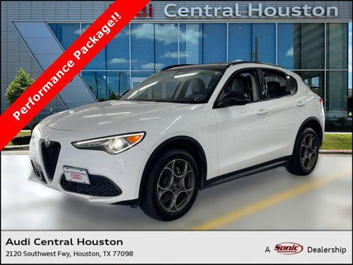 2021 Alfa Romeo Stelvio Base