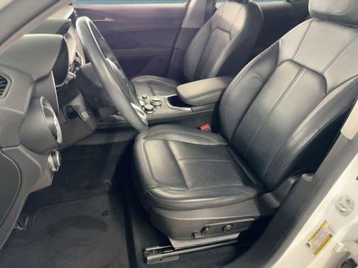 2021 Alfa Romeo Stelvio Base