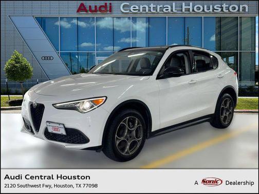 2021 Alfa Romeo Stelvio Base