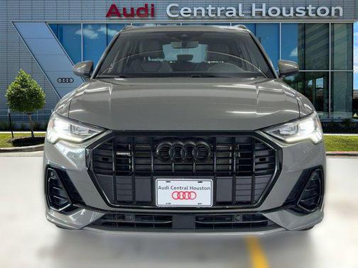 2025 Audi Q3 Premium 45 TFSI S line quattro Tiptronic