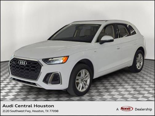 Glacier White Metallic 2023 Audi Q5 45 S line Premium