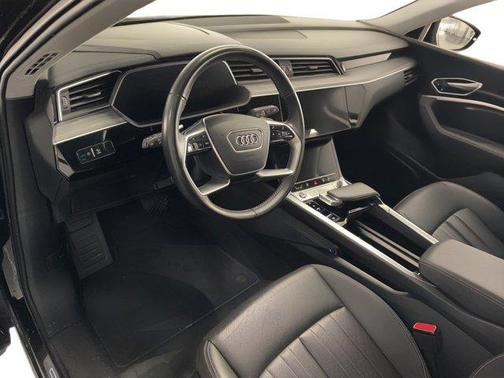 2021 Audi e-tron Premium Plus