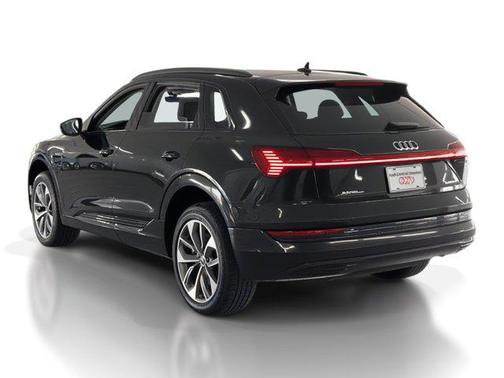2021 Audi e-tron Premium Plus