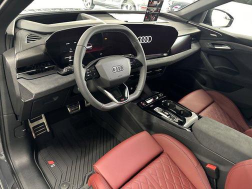 2025 Audi SQ6 e-tron Prestige quattro