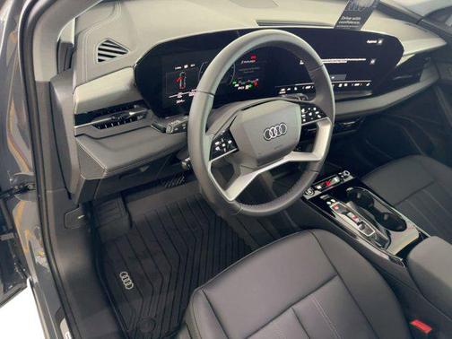 2025 Audi Q6 e-tron Premium quattro