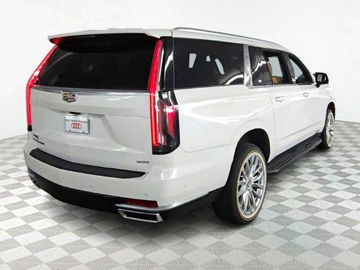 2022 Cadillac Escalade ESV Premium Luxury