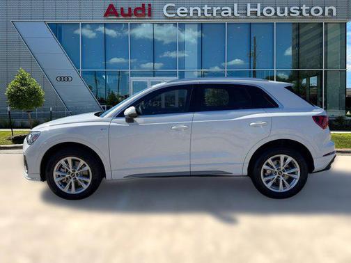 2025 Audi Q3 Premium 45 TFSI S line quattro Tiptronic