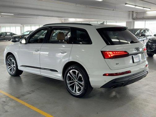 2025 Audi Q7 45 Premium