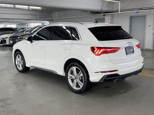 2023 Audi Q3 Premium 45 TFSI S line quattro Tiptronic