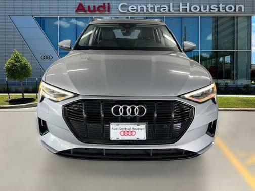 2022 Audi e-tron Premium
