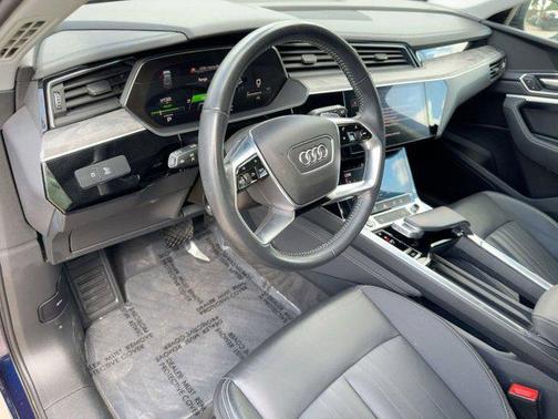 2021 Audi e-tron Premium
