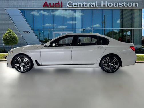 2019 BMW 740 740i