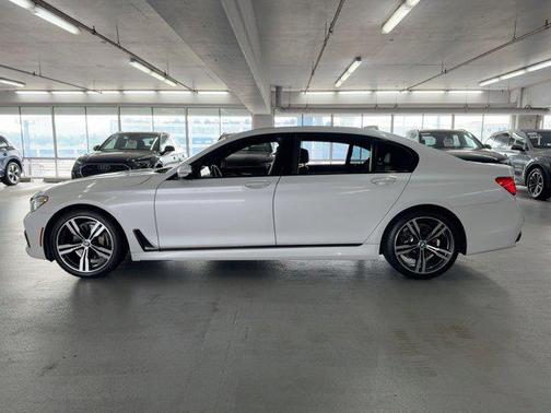 2019 BMW 740 740i